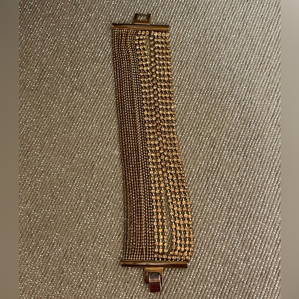 Cache Gold Mesh Bracelet - Picture 5 of 15